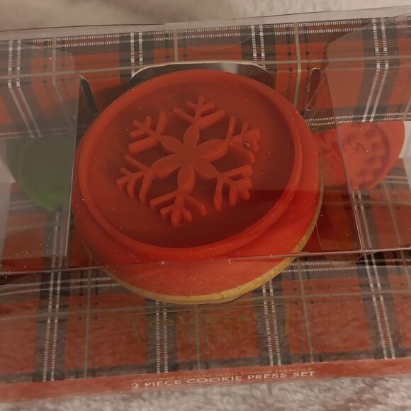 Celebrate Christmas 3 Piece Silicone Cookie Press - Picture 3 of 4